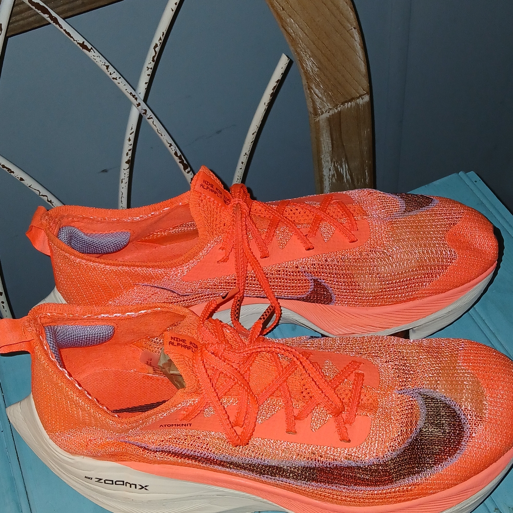 Nike Zoom Athletic Shoes - Coral and White - Picture 3 of 5